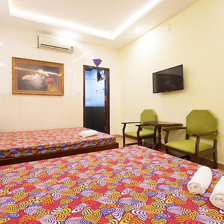 The Family Hotel Hoi An Bagian luar foto